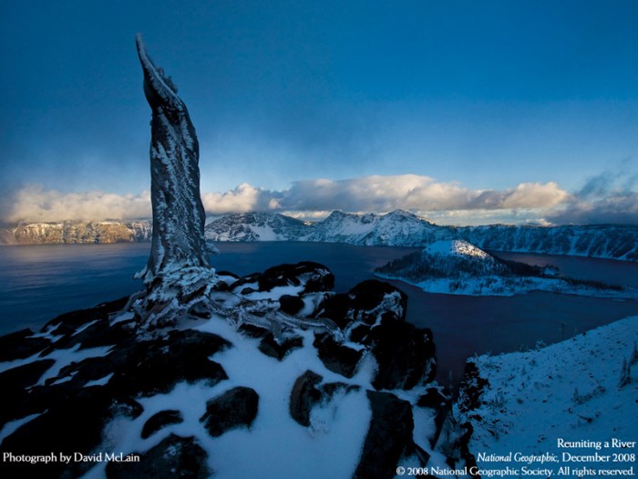 crater-lake-cascade-mtns-nat-geo