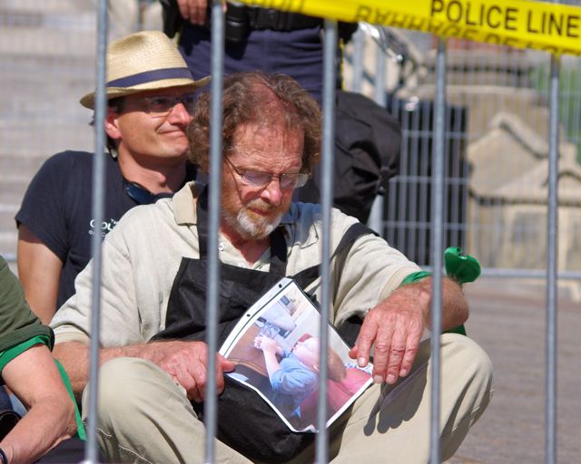 Man wanting a safe climate for his grandchild arrested in Ottawa